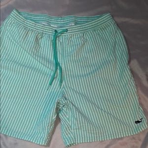 Men’s vineyard vines shorts